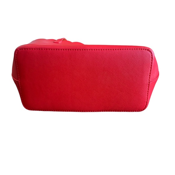 KELLY & KATIE CORAL BUCKET BAG - Picture 11 of 14